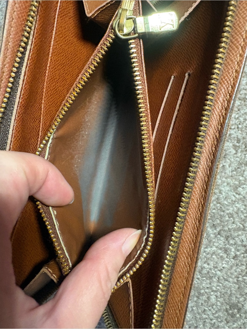 Auth LOUIS VUITTON M61727
PORTE MONNAIE ZIPPE wallet - Picture 8 of 14